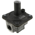 Maxitrol RV52-1/2 1/2" Straight-Thru-Flow Gas Regulator (900,000 BTU)